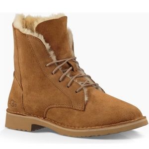 UGG Chestnut Quincy Laceup Boots Size 7